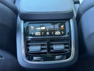 XC90 T8 AWD Ultimate Dark Luft Bowers 360