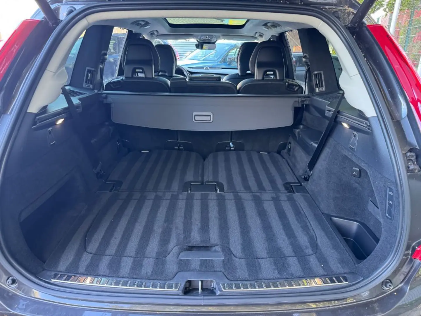 XC90 T8 AWD Ultimate Dark Luft Bowers 360