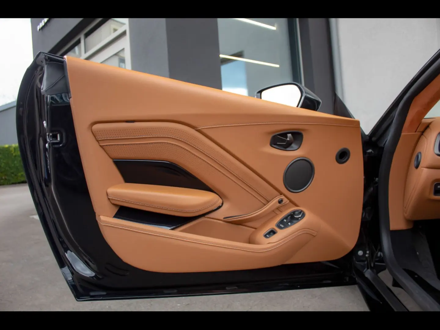 V8 Vantage ROADSTER 12 25 XPEL