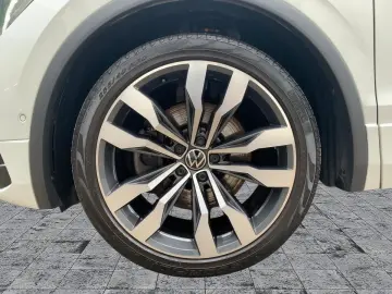 Tiguan 2.0 TDI DSG 4M R-Line MATRIX NAV 20  LEDE