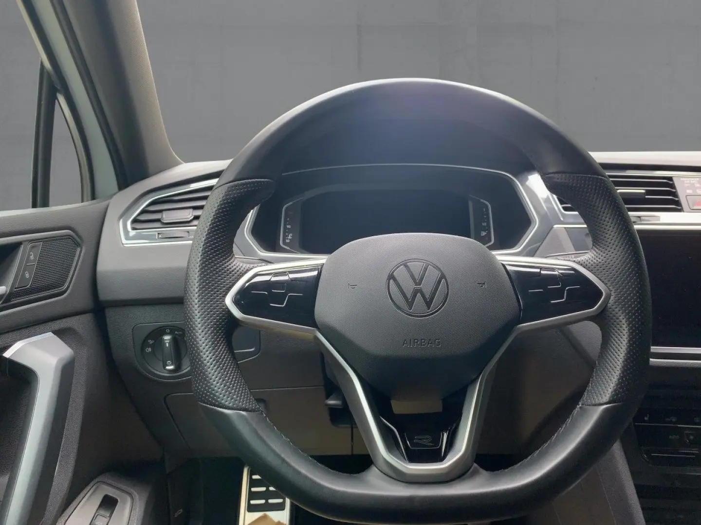 Tiguan 2.0 TDI DSG 4M R-Line MATRIX NAV 20  LEDE