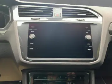 Tiguan 2.0 TDI DSG 4M R-Line MATRIX NAV 20  LEDE
