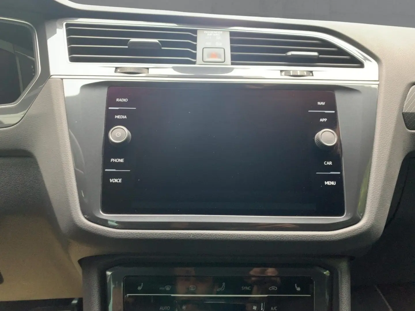 Tiguan 2.0 TDI DSG 4M R-Line MATRIX NAV 20  LEDE