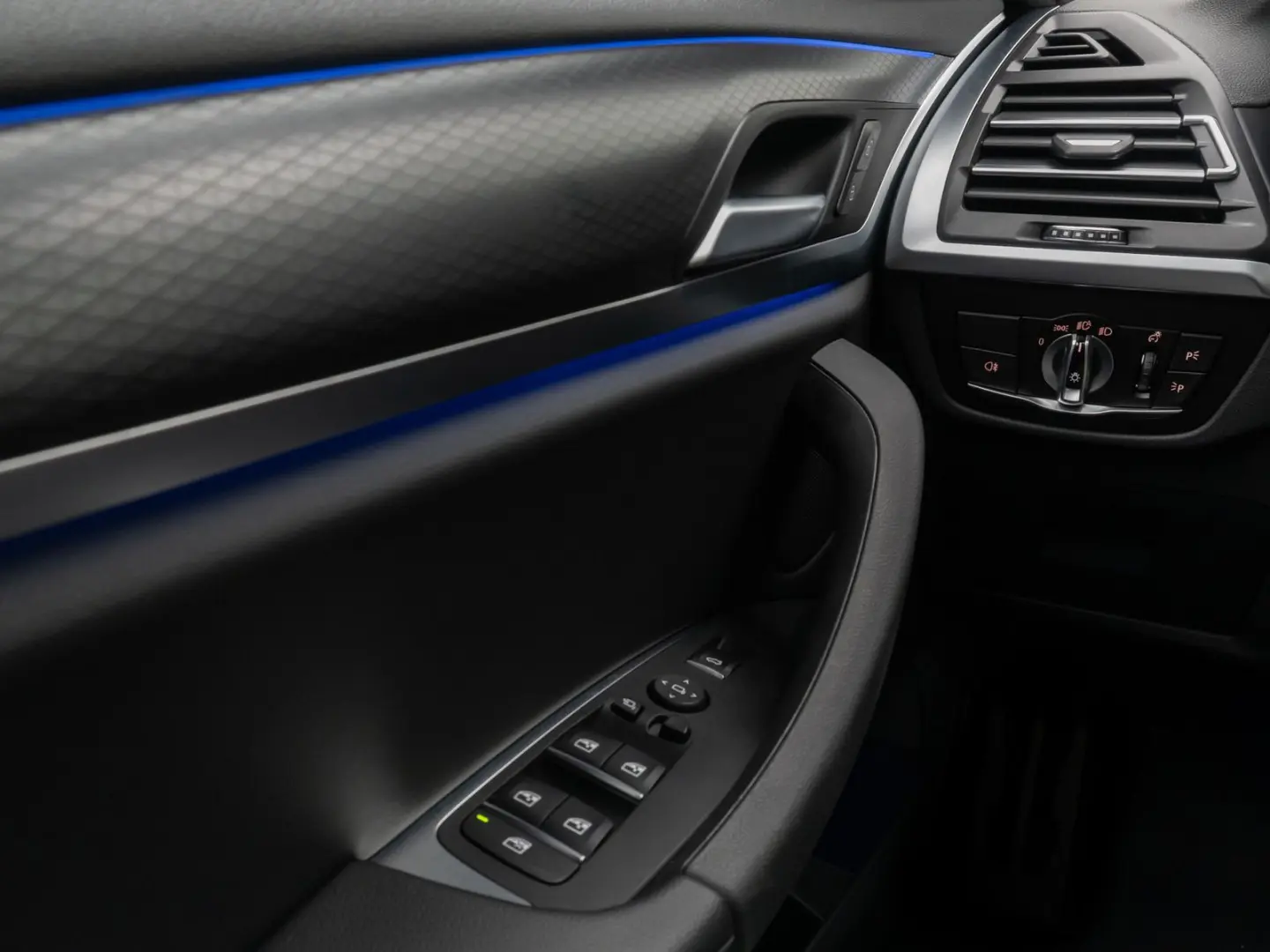 X3 xD20d M Sport DAB Kamera AHK HiFi Alarm 19Zol