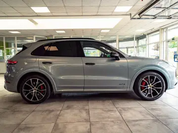 Cayenne GTS HAL Sportdesign Carbon 360  Inno HUD