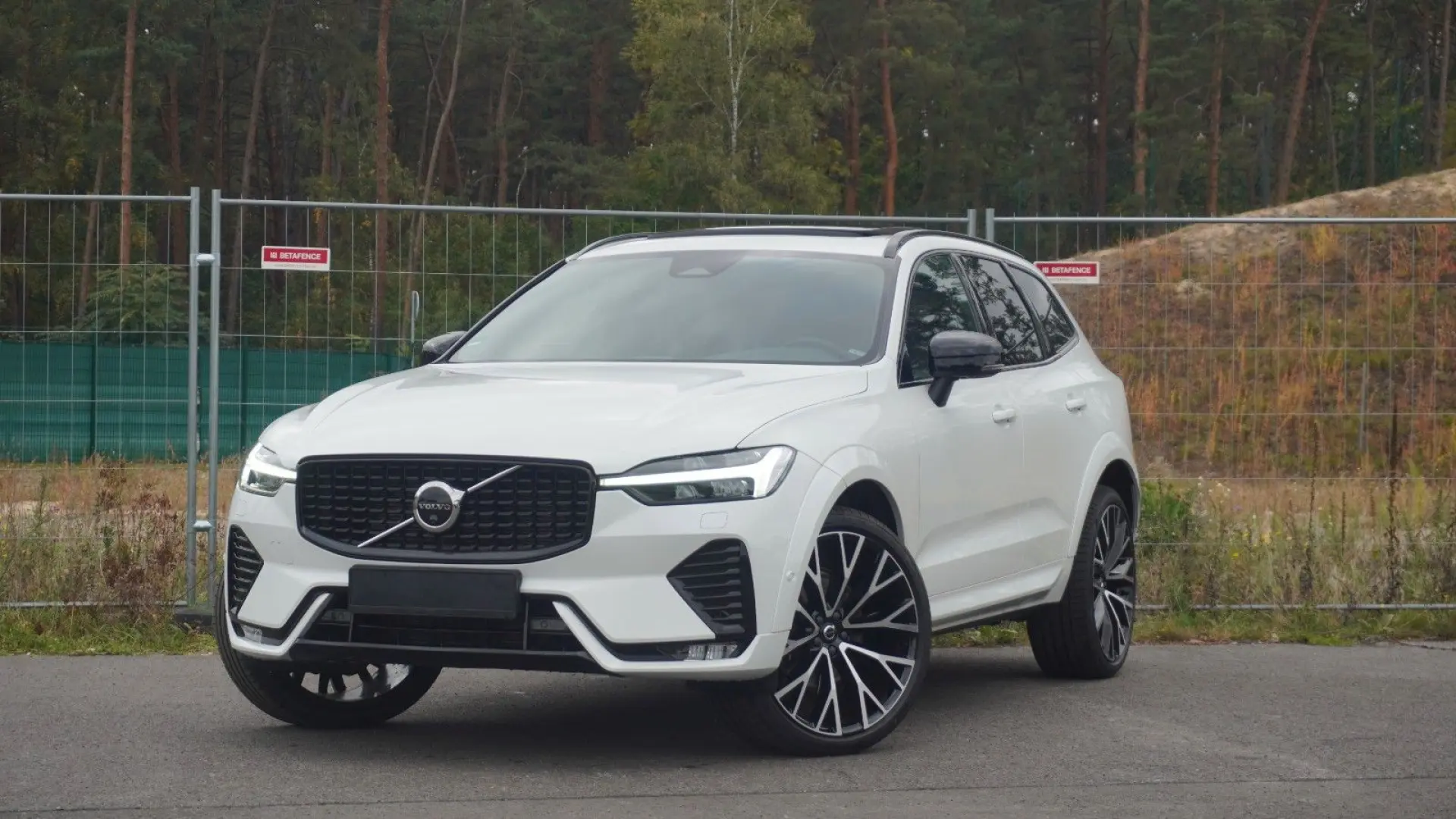 XC60 B5 R-Design Pano 360  Massage Nappa ACC 22
