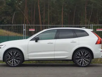 XC60 B5 R-Design Pano 360  Massage Nappa ACC 22