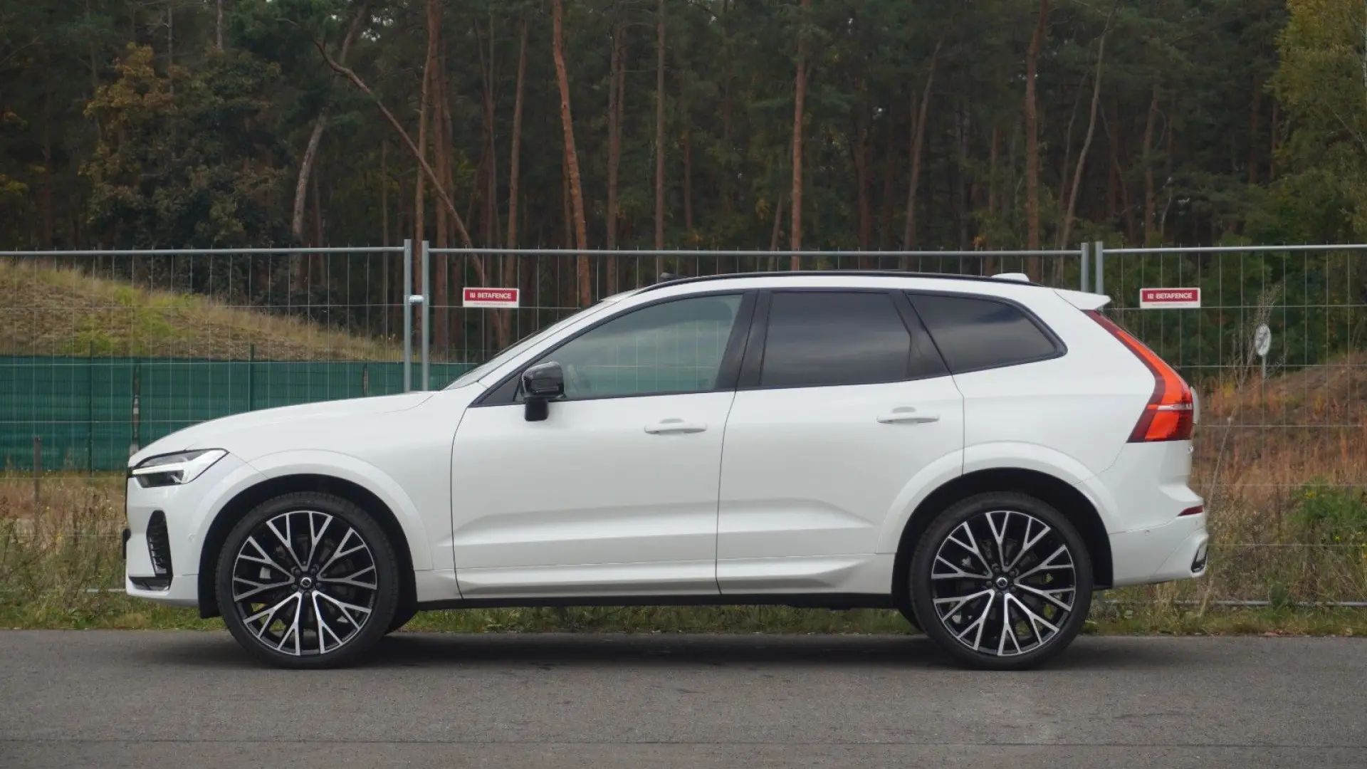 XC60 B5 R-Design Pano 360  Massage Nappa ACC 22