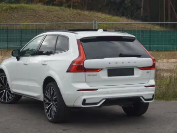 XC60 B5 R-Design Pano 360  Massage Nappa ACC 22