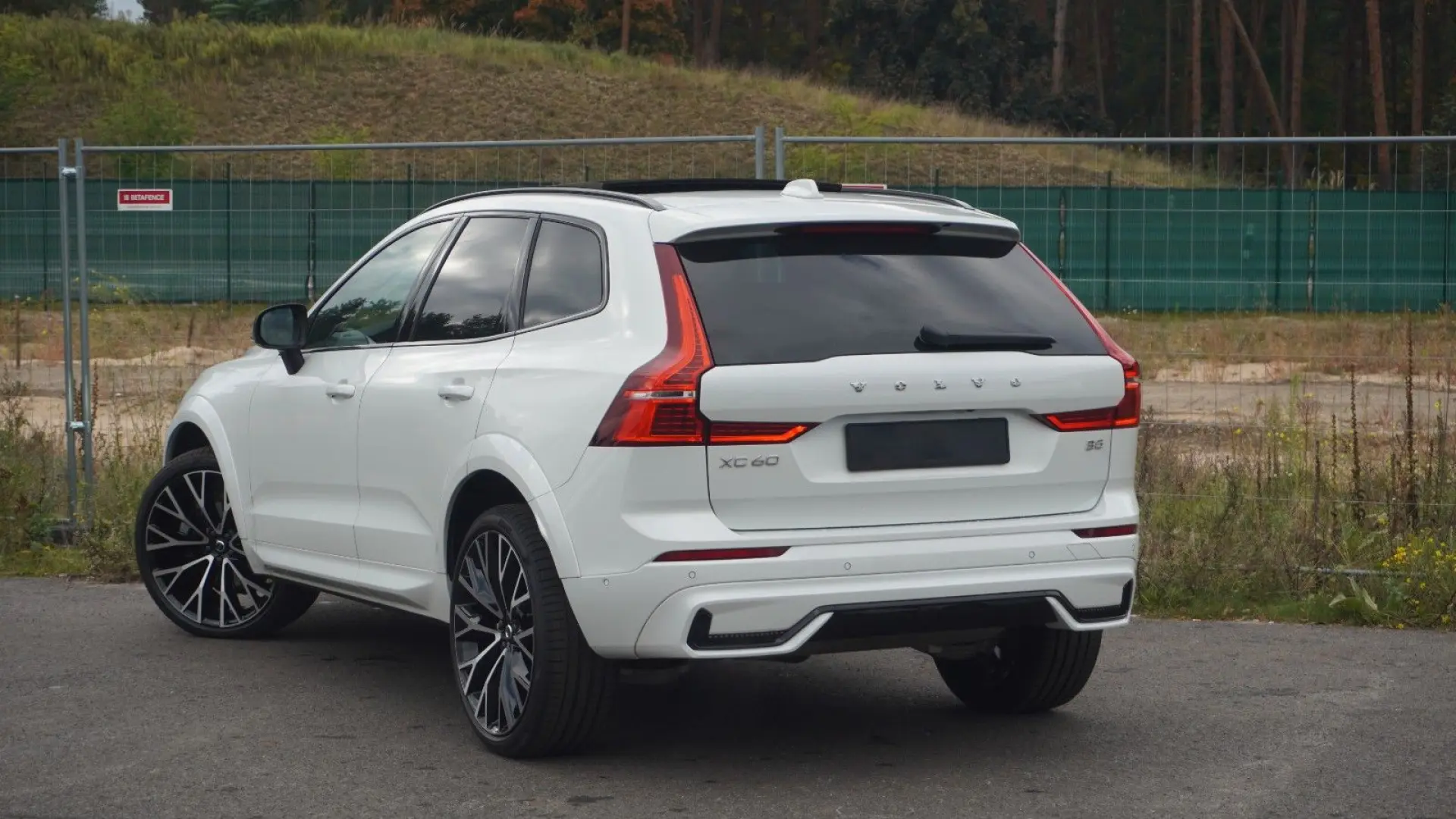XC60 B5 R-Design Pano 360  Massage Nappa ACC 22