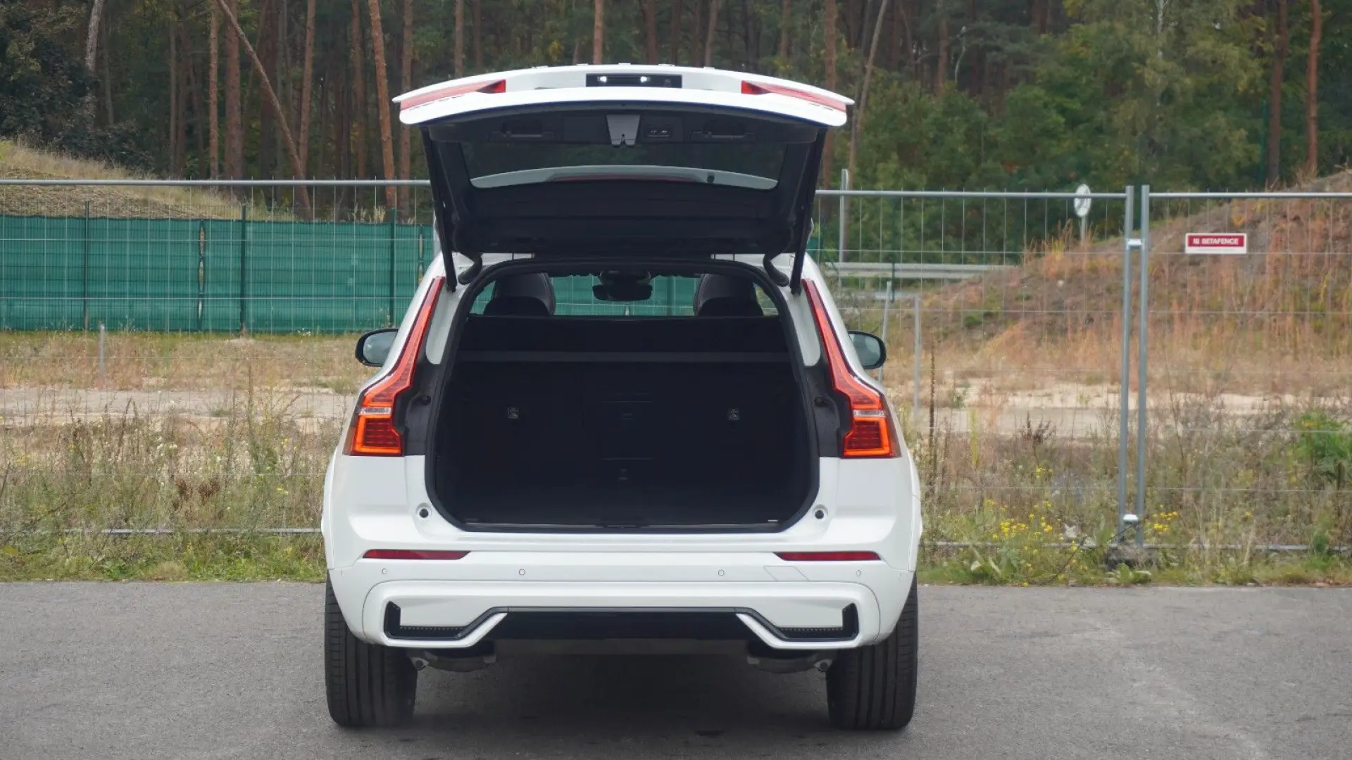 XC60 B5 R-Design Pano 360  Massage Nappa ACC 22