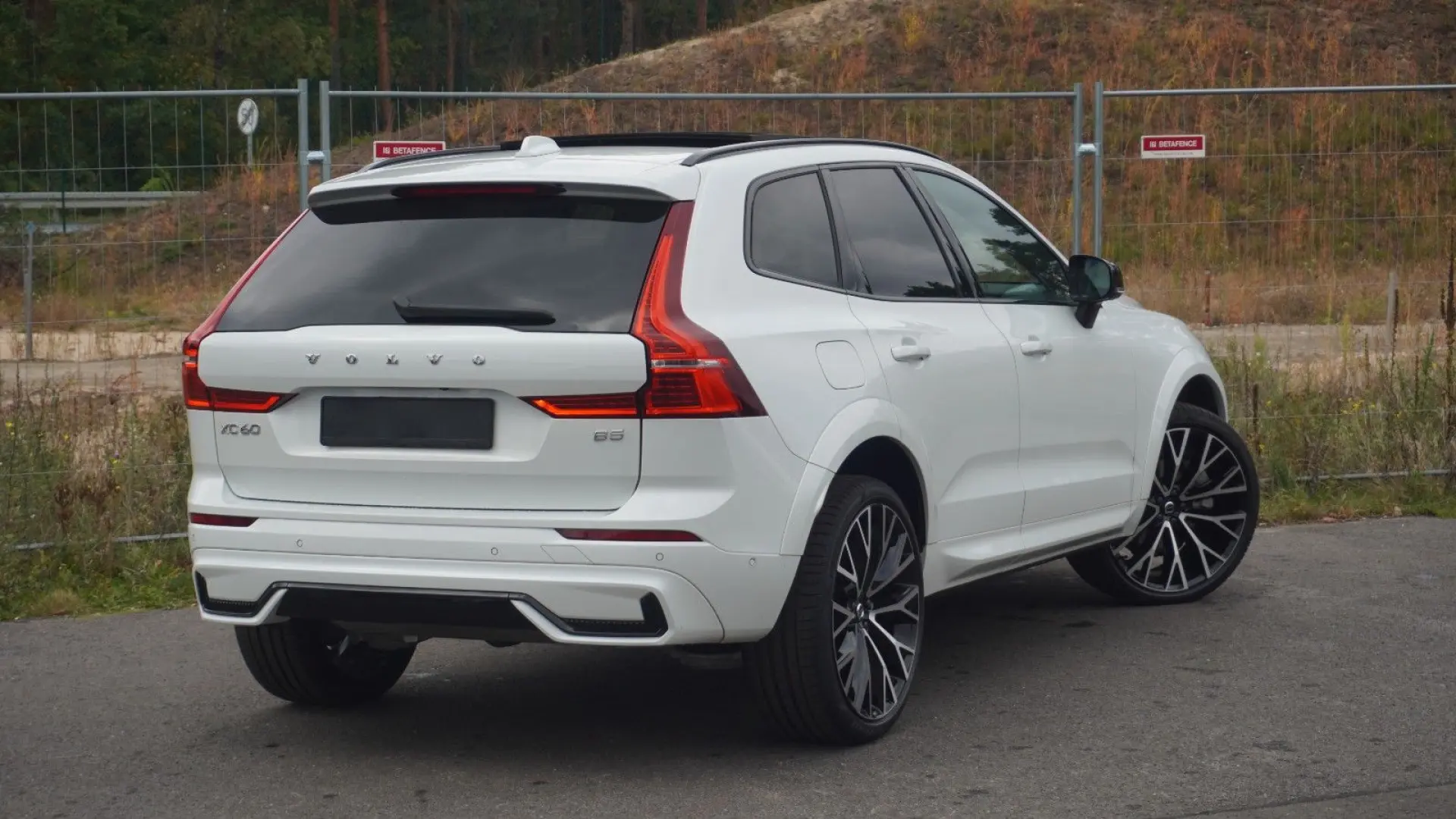 XC60 B5 R-Design Pano 360  Massage Nappa ACC 22