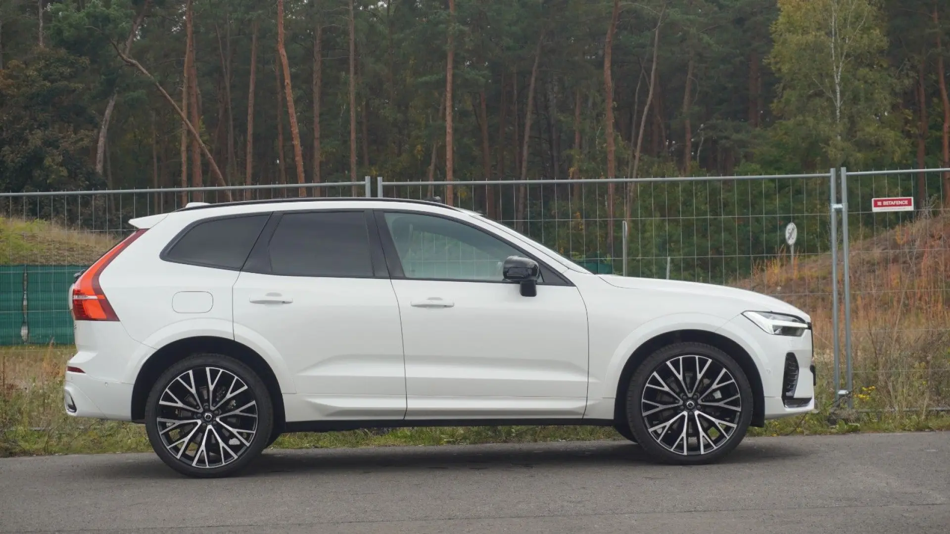 XC60 B5 R-Design Pano 360  Massage Nappa ACC 22