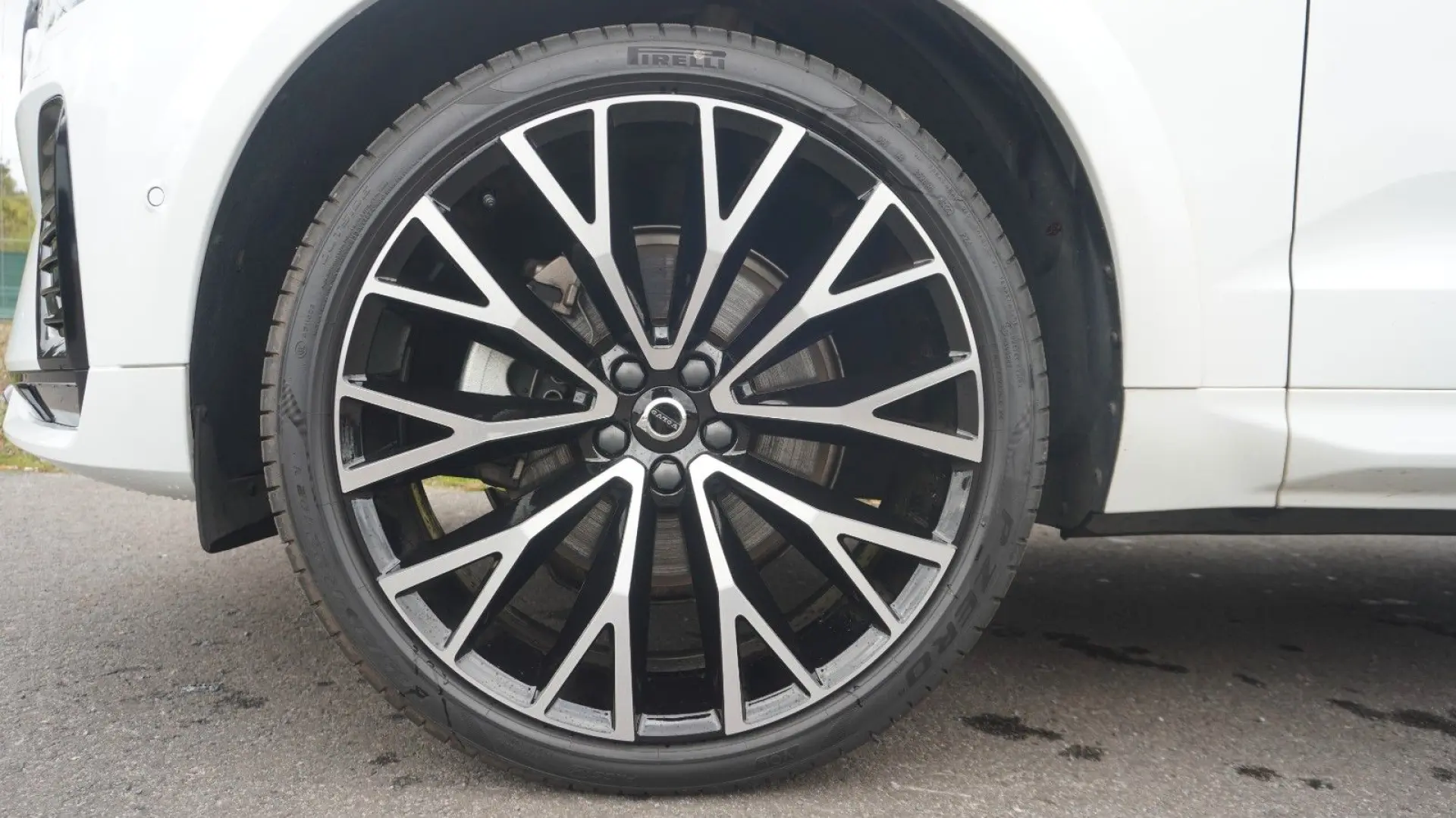 XC60 B5 R-Design Pano 360  Massage Nappa ACC 22