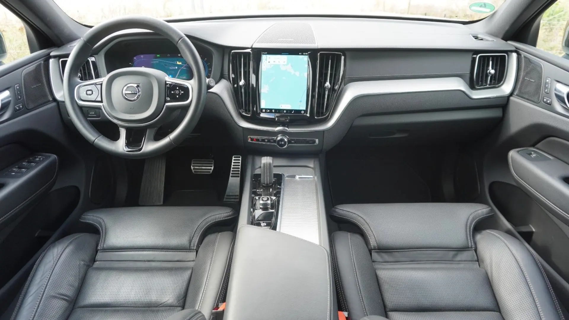 XC60 B5 R-Design Pano 360  Massage Nappa ACC 22