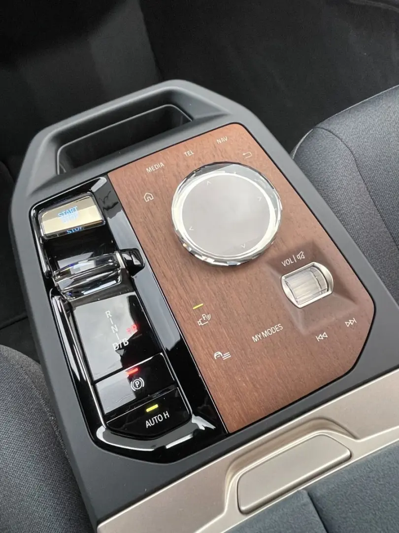 iX 50 xDrive Sport Pano Laser 22  Sitzbelüftung