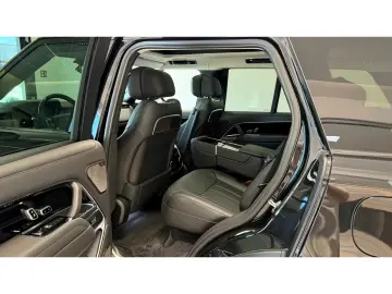 Land Rover Range Rover P550e Autobiography BLACK AHK 22