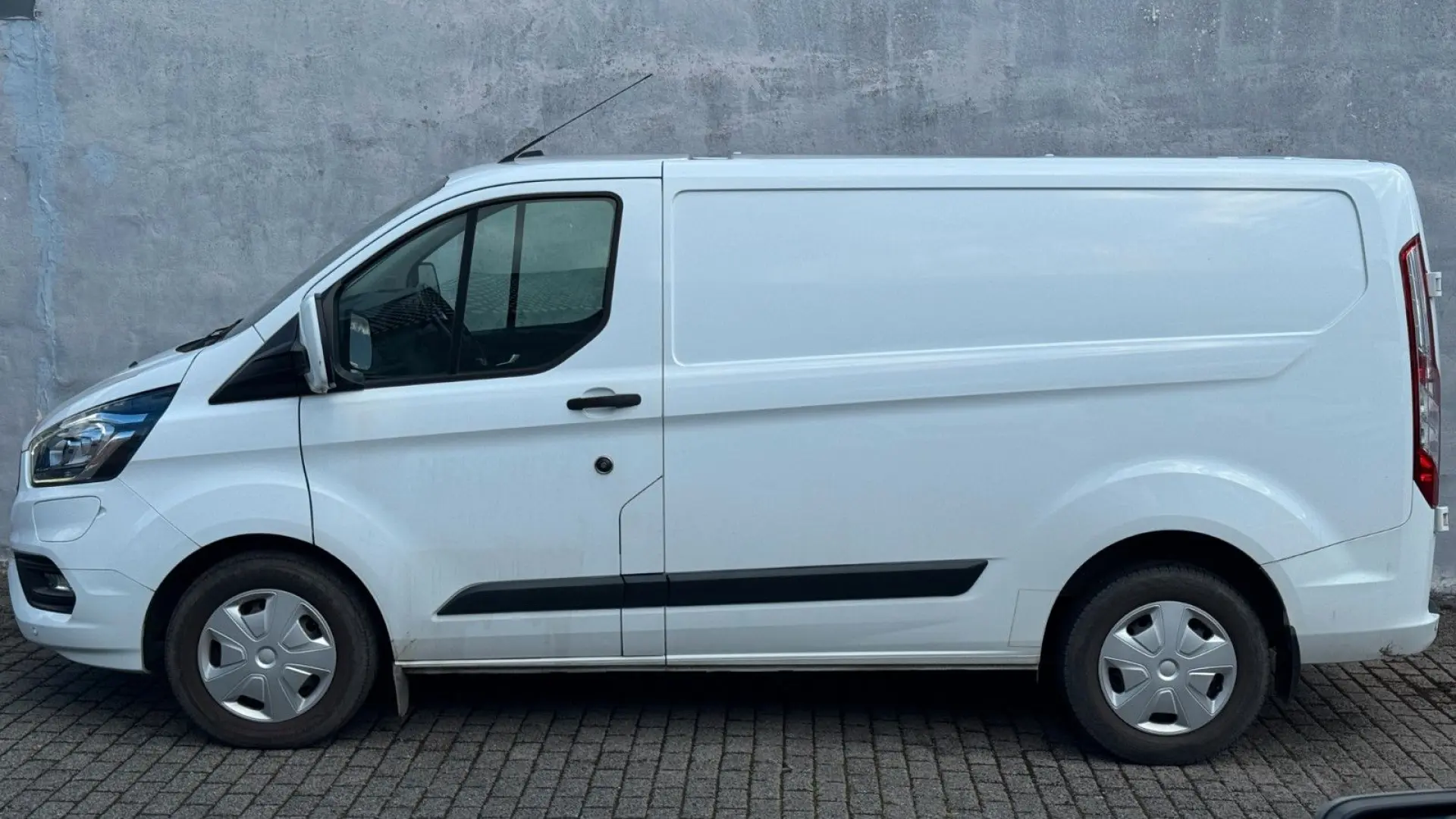 Transit Custom Trend Hybrid