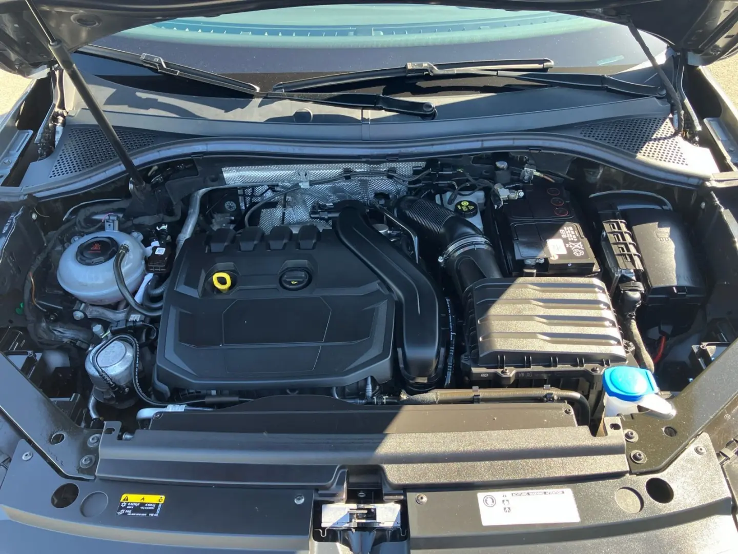 Tiguan IQ Drive 1.5 TSI DSG   AHK  LED  ACC  HuD