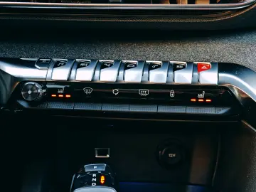 Peugeot 3008 1.2 PureTech Crossway