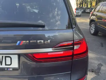 BMW X7 M50