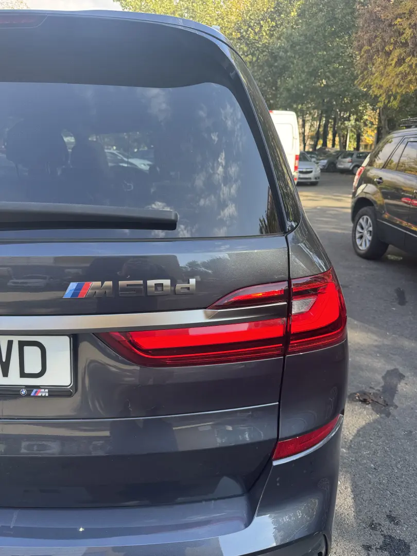BMW X7 M50