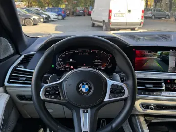 BMW X7 M50