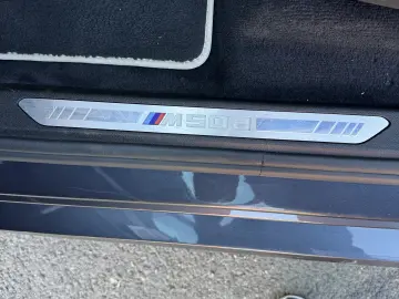 BMW X7 M50