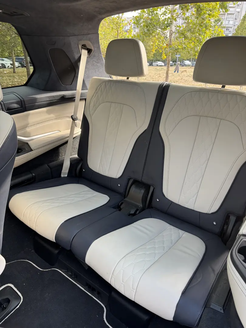 BMW X7 M50