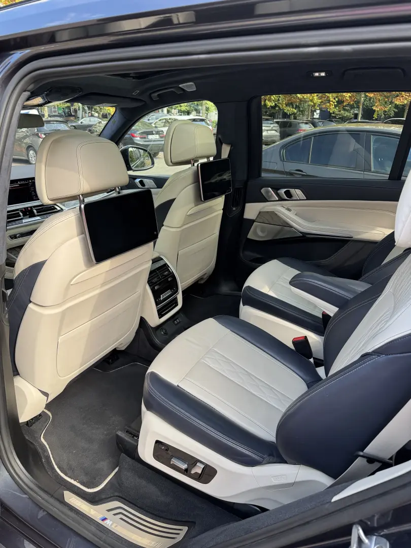 BMW X7 M50
