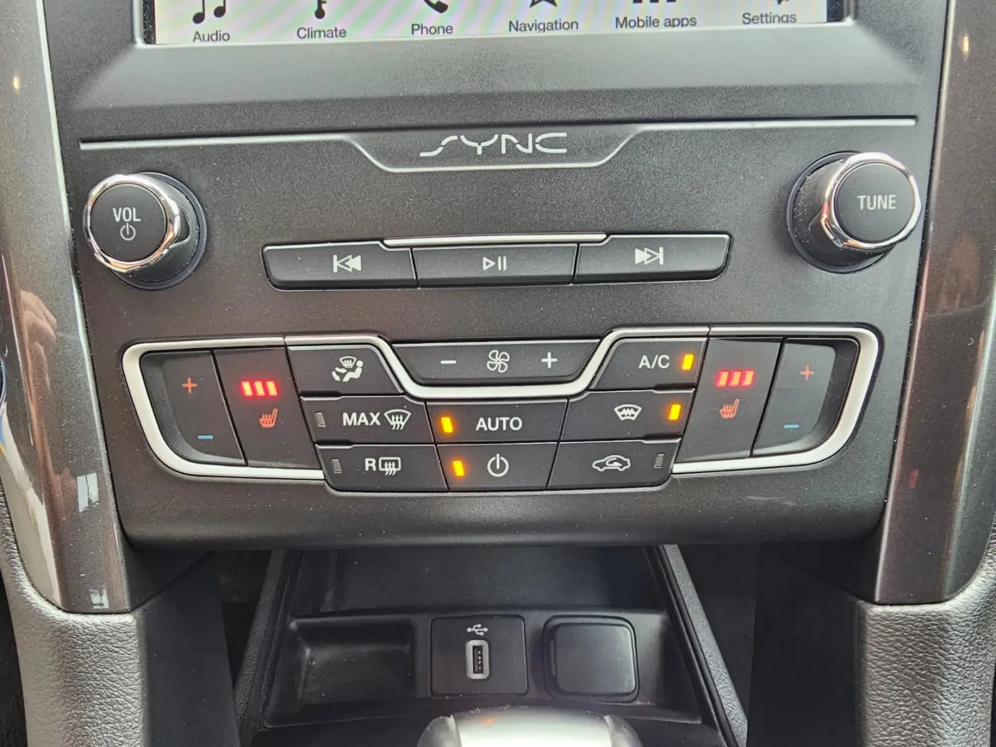 Ford Mondeo 1.5 EcoBoost 165 CP cutie automata