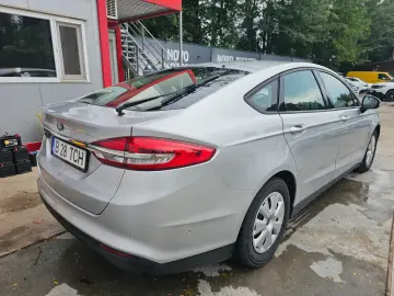 Ford Mondeo 1.5 EcoBoost 165 CP cutie automata