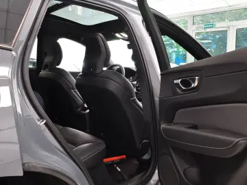 VOLVO XC 60 T6 RECHARGE 386 cp