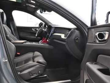 VOLVO XC 60 T6 RECHARGE 386 cp