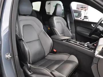 VOLVO XC 60 T6 RECHARGE 386 cp