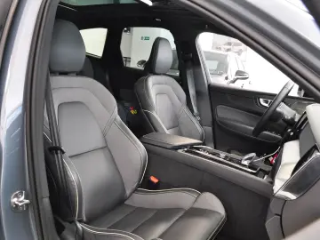 VOLVO XC 60 T6 RECHARGE 386 cp