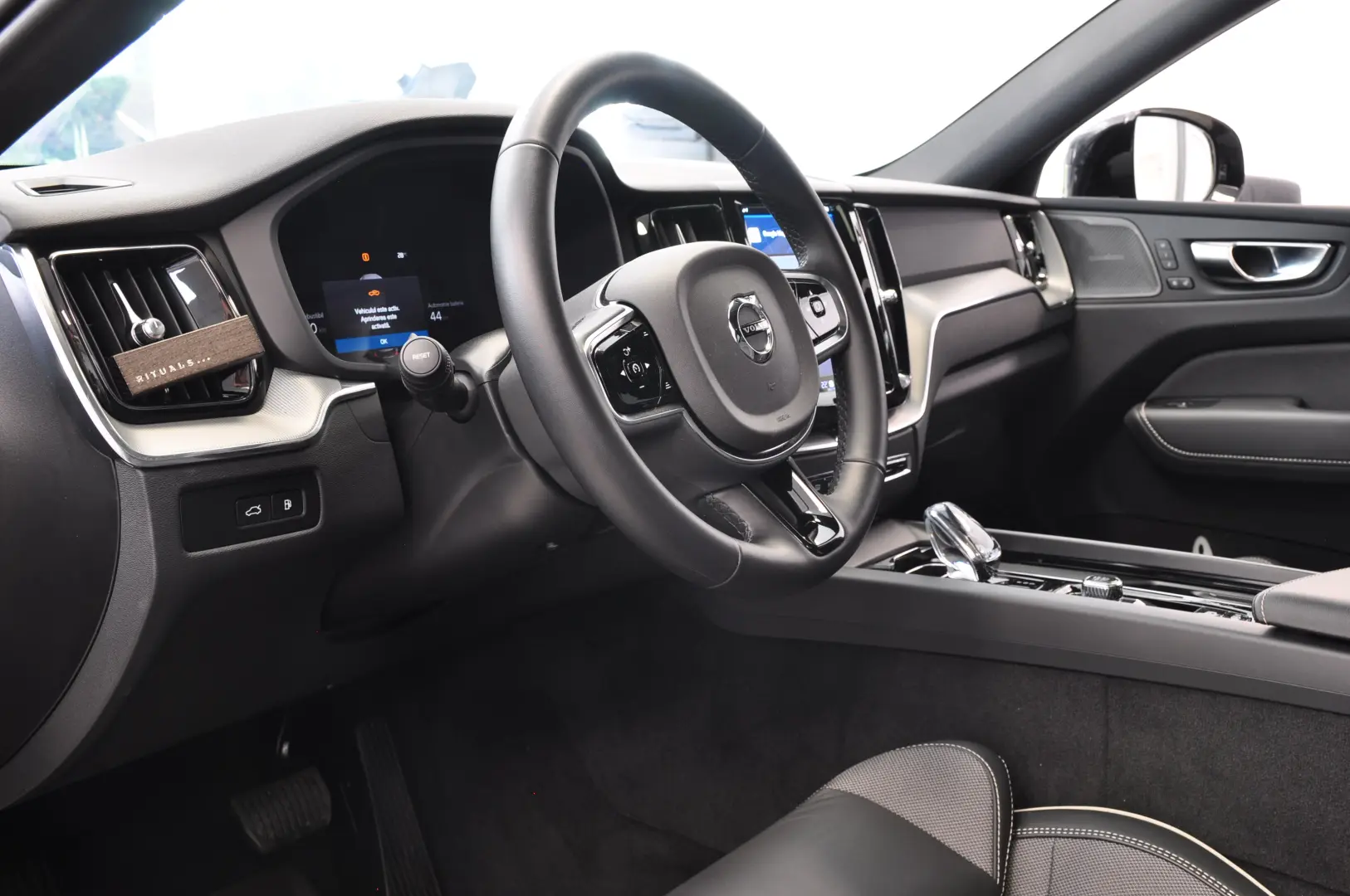 VOLVO XC 60 T6 RECHARGE 386 cp