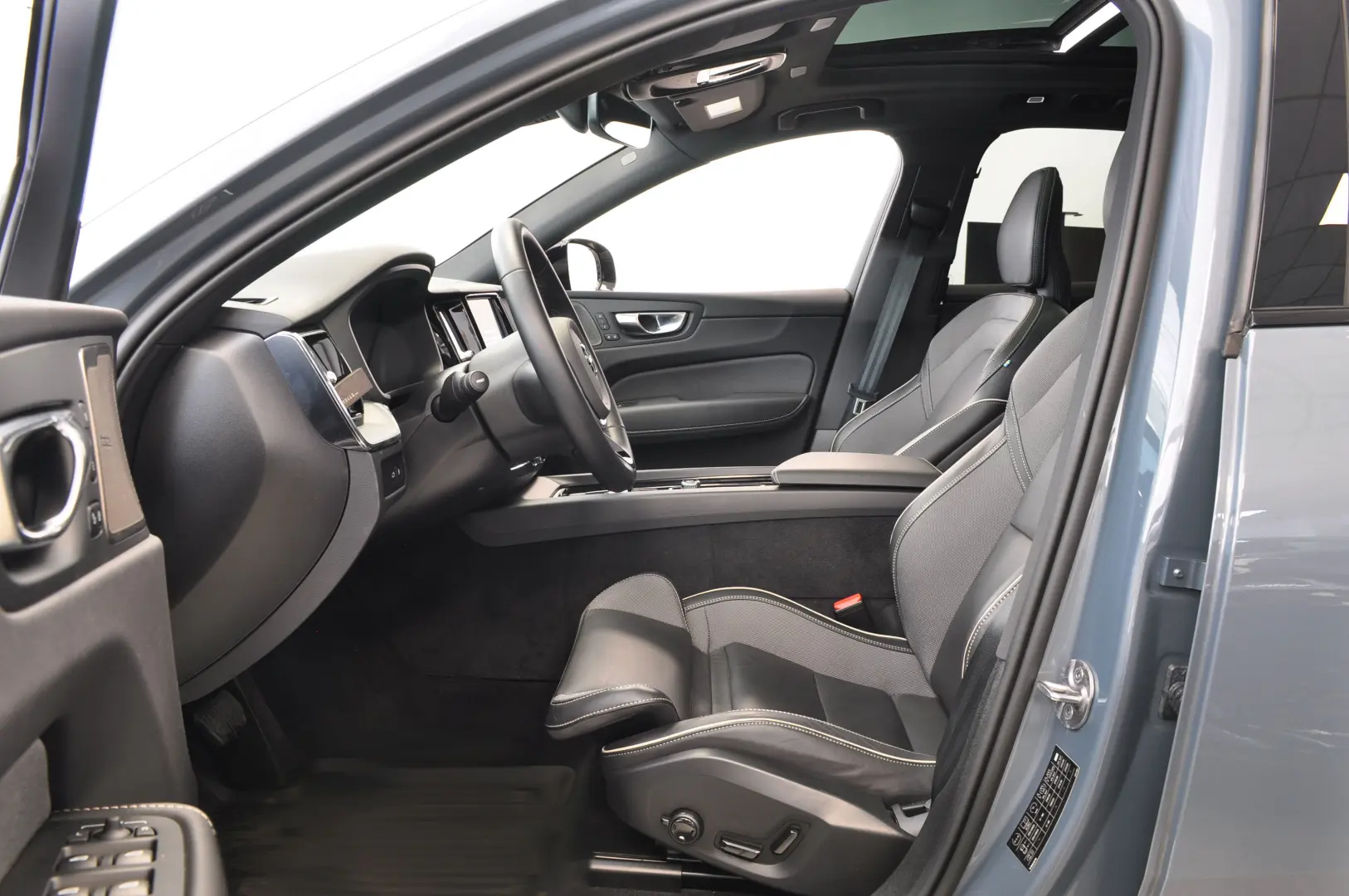 VOLVO XC 60 T6 RECHARGE 386 cp