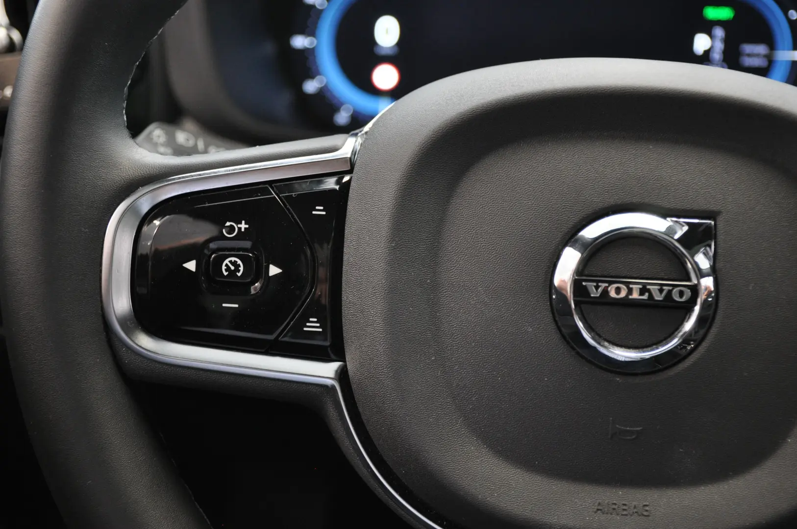 VOLVO XC 60 T6 RECHARGE 386 cp