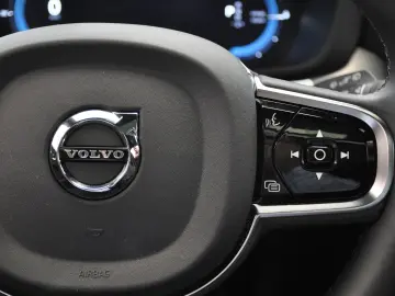 VOLVO XC 60 T6 RECHARGE 386 cp