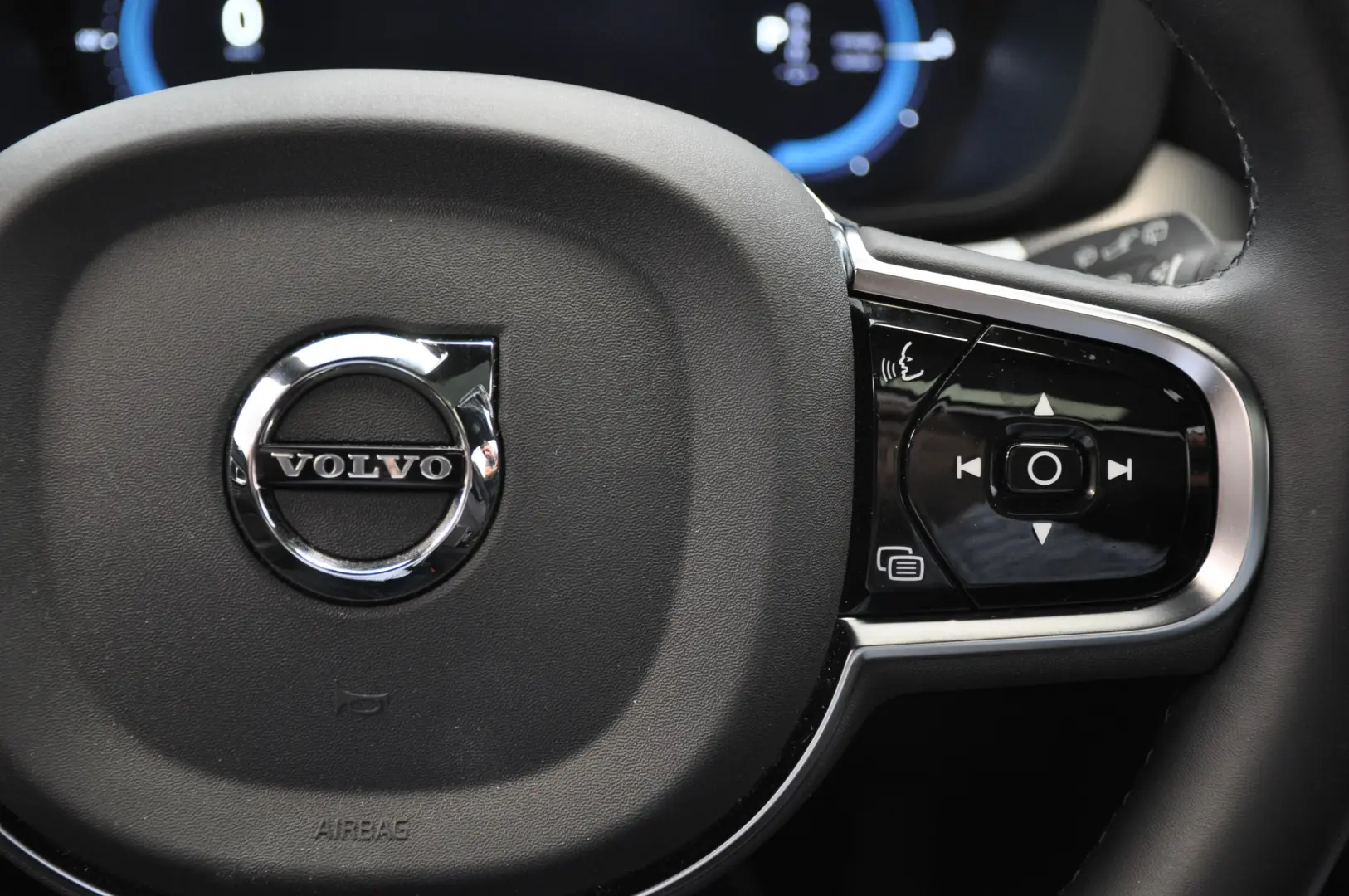 VOLVO XC 60 T6 RECHARGE 386 cp
