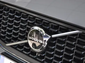 VOLVO XC 60 T6 RECHARGE 386 cp