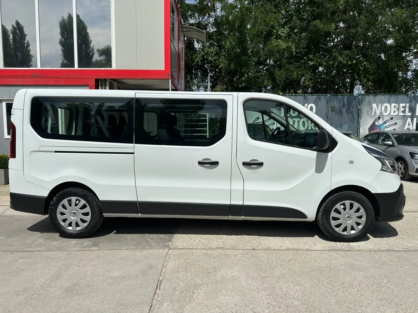 Renault Trafic 8 1 locuri 2.0 Blue dCi 120 CP