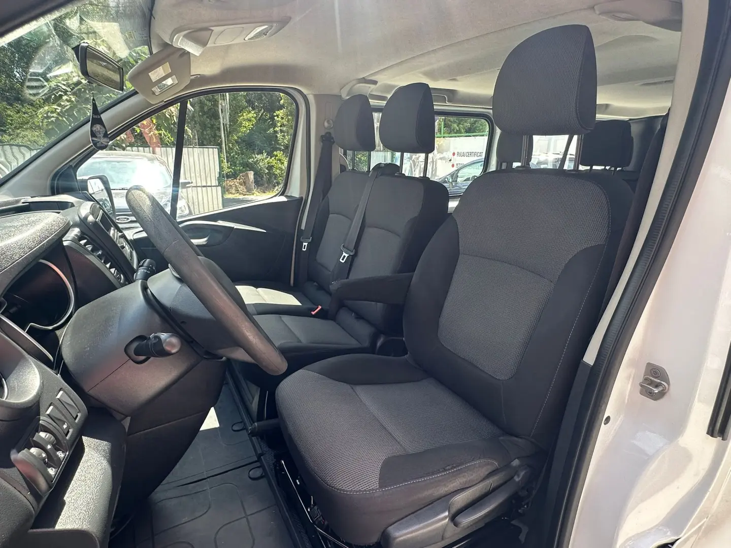 Renault Trafic 8 1 locuri 2.0 Blue dCi 120 CP