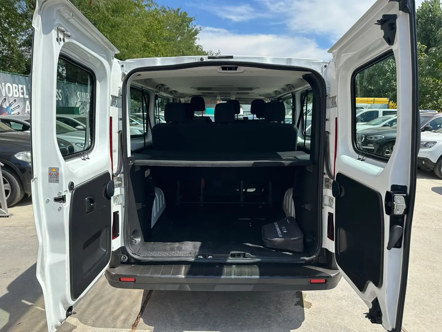 Renault Trafic 8 1 locuri 2.0 Blue dCi 120 CP