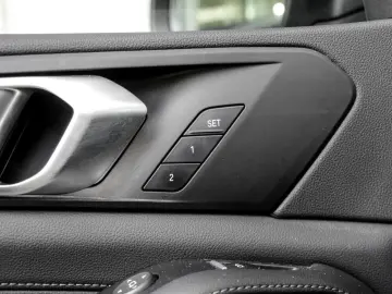 X5 xDrive45e Navi AHK ALARM RFK LED Memory Sport