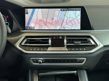 X5 xDrive45e Navi.Laser.HuD.HarKard.ACC.RFK.Pano