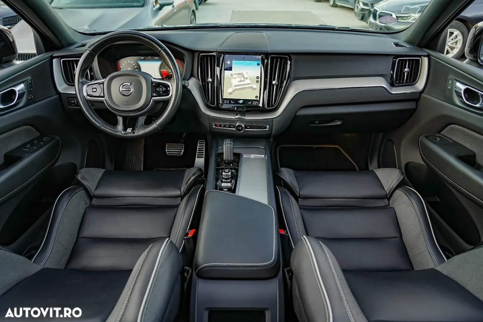 Volvo XC 60 Recharge T8 Twin Engine eAWD R-Design