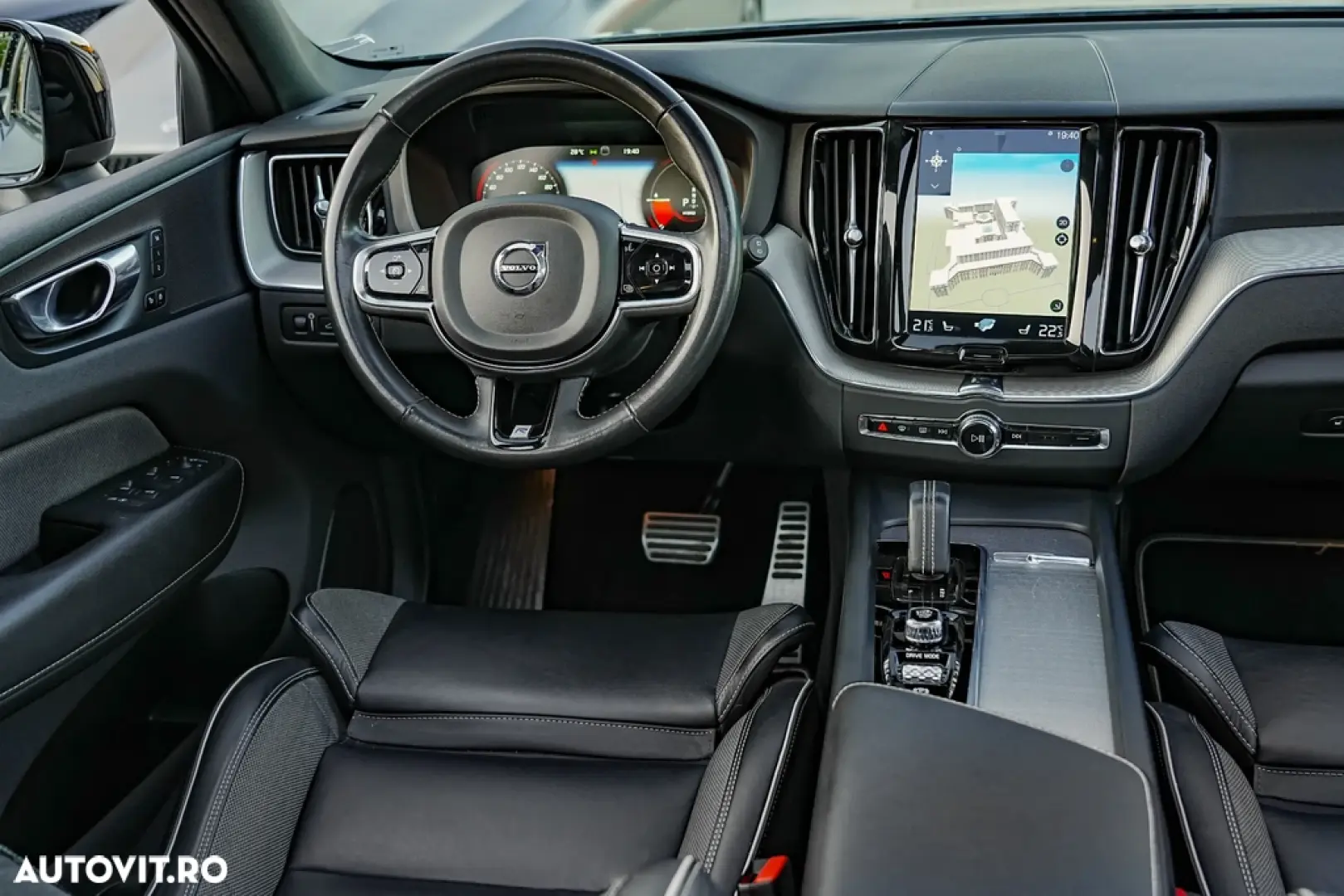 Volvo XC 60 Recharge T8 Twin Engine eAWD R-Design