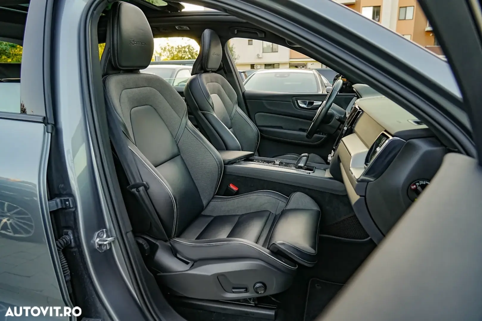 Volvo XC 60 Recharge T8 Twin Engine eAWD R-Design